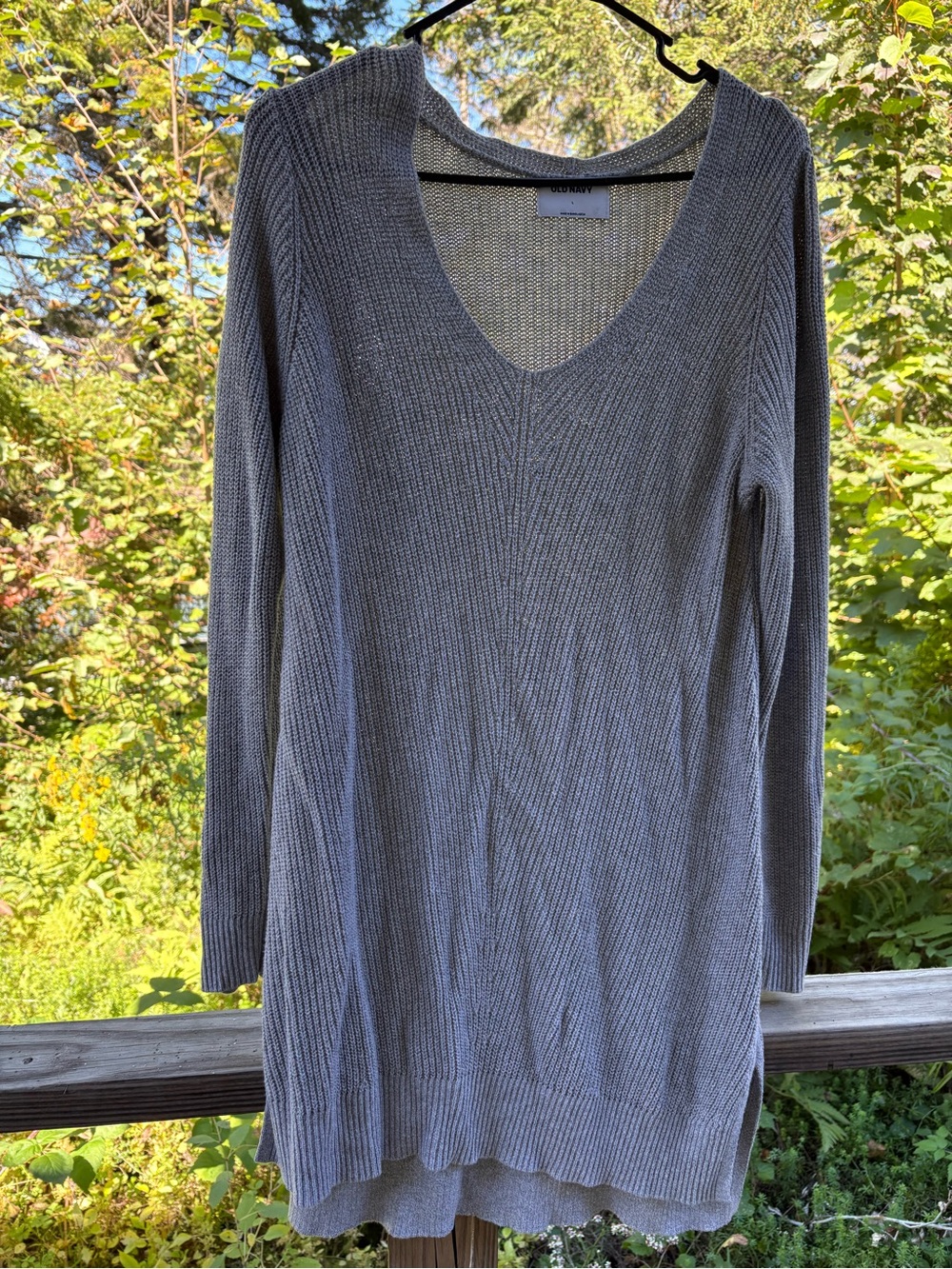 Old Navy Women's Gray V-Neck Knit Tunic Sweater